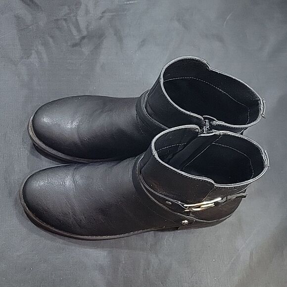 G BY GUESS ROUND TOE ZIP CLOSURE ANKLE BOOT - Picture 7 of 16